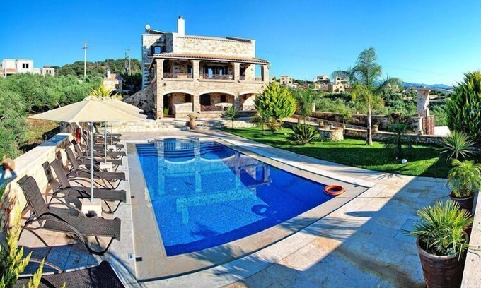 Platanias Villa | Comfortable villa with pool in Kondomari