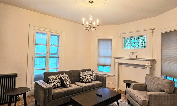 Inman Square Apartment | Comforts of your home in tranquility, Harvard Square