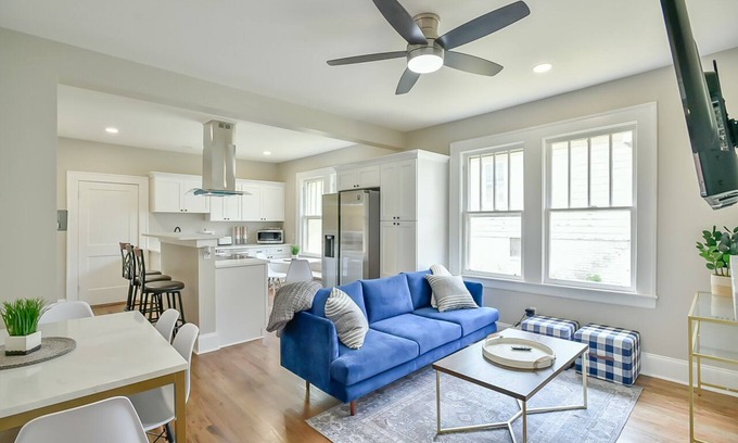 East Durham House | Comfy 6 Bedroom home w/two living spaces close to downtown!
