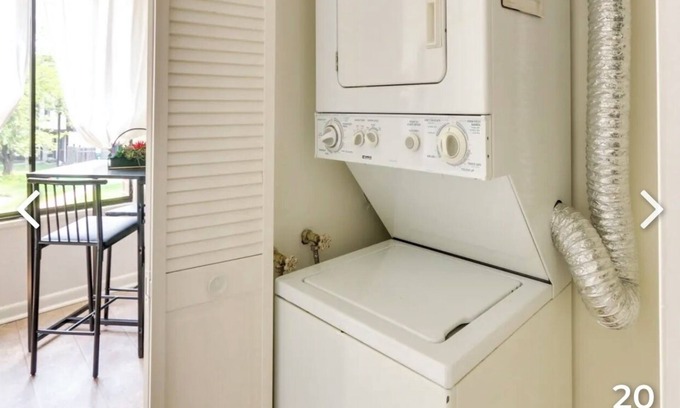 West Laurel Condo | Comfy and cozy