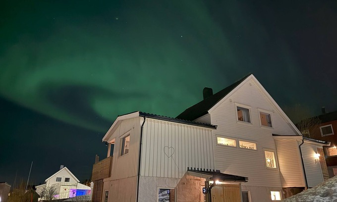 Tromso Apartment | Comfy apartment, parking and EV charging