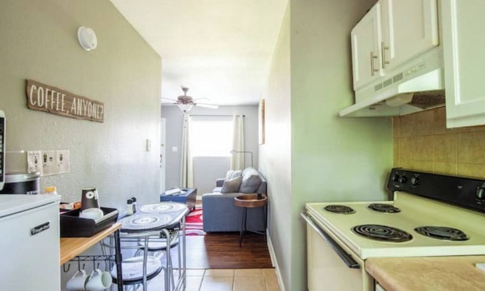 Mechanicsville Apartment | Comfy & Cozy Apt Close to Downtown ATL w/Queen Bed