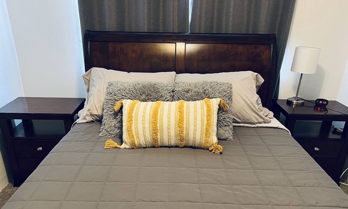 Lewiston House | Comfy Farmhouse in City Limits