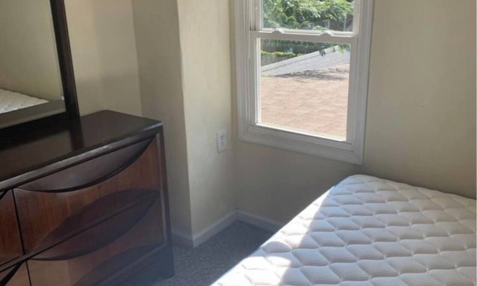 Bayview House | Comfy Room close to Norfolk Base