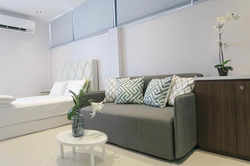 Singapore River Apartment | Comfy Studio 2 by Ong Realty