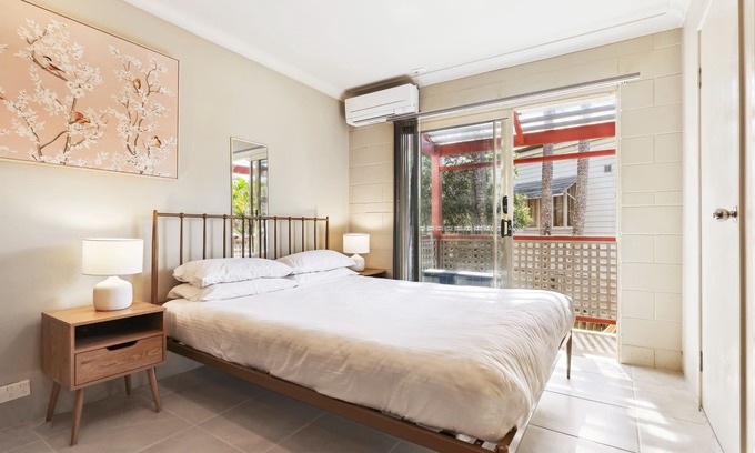 East Brisbane Apartment | Comfy Studio near Gabba with Secure Parking