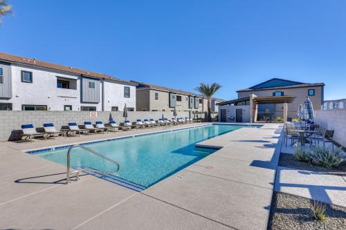 Desert View Apartment | Community Pool and Hiking Trails Phoenix Condo!