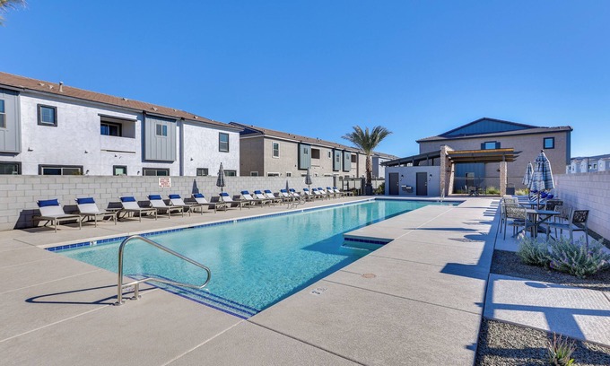 Desert View Condo | Community Pool & Hiking Trails: Phoenix Condo!