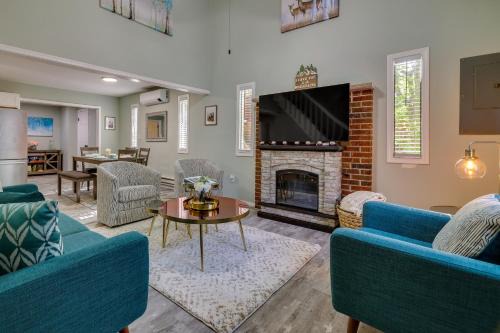 Tobyhanna House | Community Pool, Lake Access Tobyhanna Retreat!