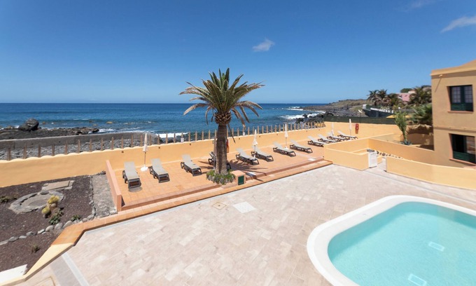 Playa de la Calera Resort | Complejo Las Tres Palmeras