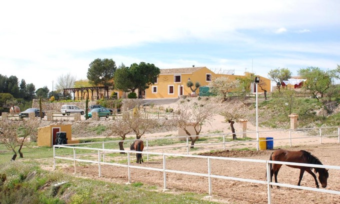 Biar Hotel | Complejo Rural Las Lomas de Biar