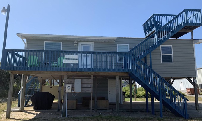 Kitty Hawk House | Completely Renovated Beach Box with Ocean Views & Easy Beach Access