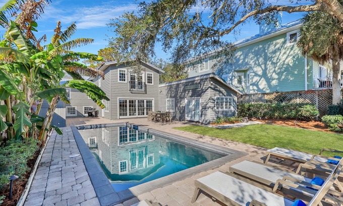 East Beach House | Completely Renovated Ocean Front Home! Easy Walk To BEACH | Heated Pool | Sleeps 12