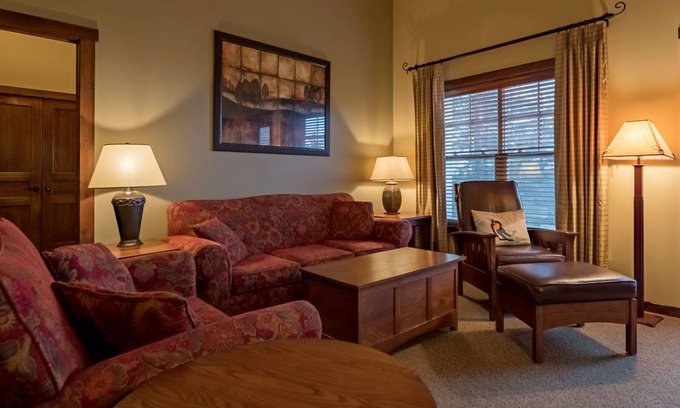 Snowshoe Condo | Condo ∙ 2 bedrooms ∙ 6 guests