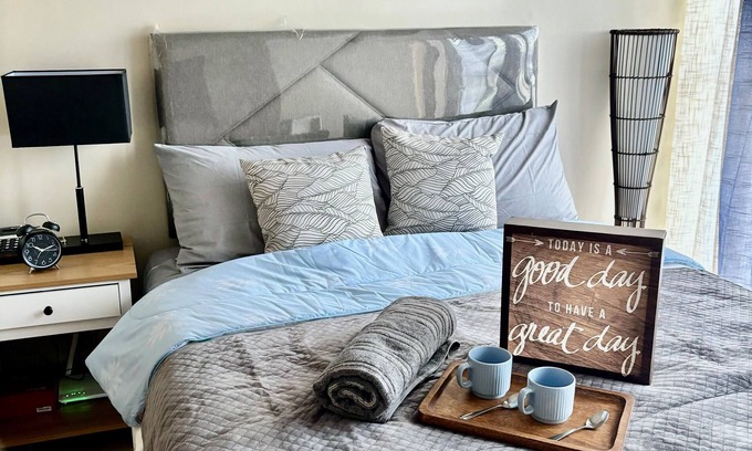 Maribago Condo | Condo 5 mins walk to the beach 20 mins to Mactan Int'l Airport, Mactan Newtown