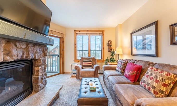 River Run Condo | Condo in River Run Village, Slope Views, Private Balcony w/Outdoor Seating!