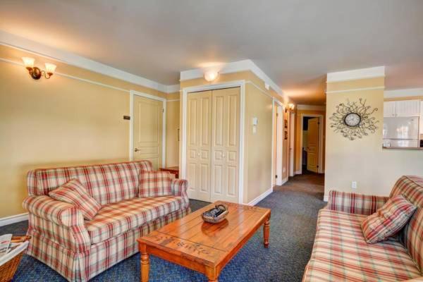 Saint Donat Apartment | Condo Lac Archambault 312