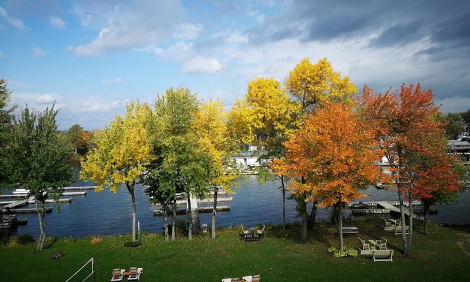 Magog Apartment | Condo of the Inn on the shore of Lake Memphremagog