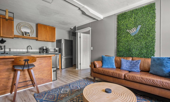 Melbourne Beach Condo | Condo unit - Across the street from beach