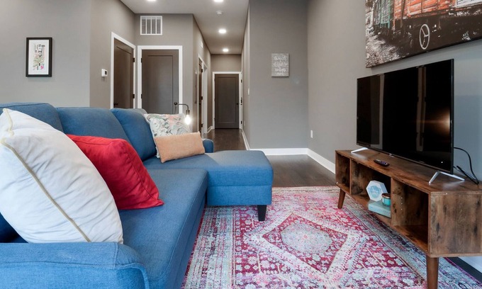Ohio City Condo | Condo with In-Suite Laundry- Mins from Downtown E6