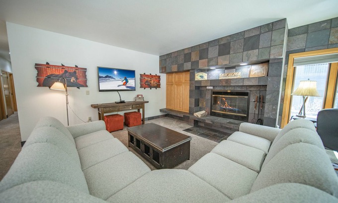 Mountain House Condo | Condo with private hot tub & quick walk to slopes