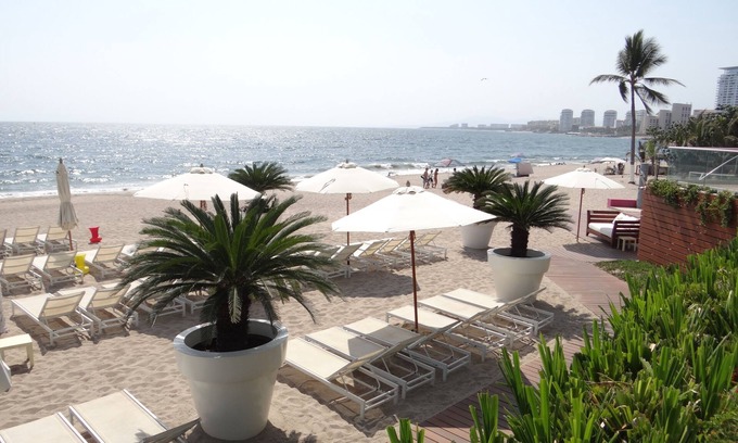 North Hotel Zone Apartment | Condominium with the best amenities in Icon Puerto Vallarta in front of the sea