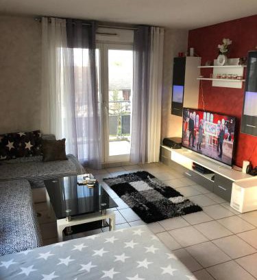 Vaulx-en-Velin Apartment | Confort d’Ange