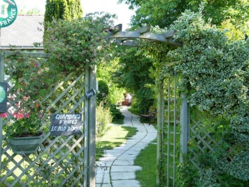 Saint-Omer-de-Blain Bed & Breakfast | Confort et Tranquillité à Blain : Chambre Climatisée, Salle d'Eau Privative, Wifi et Vélos à Disposition - FR-1-306-1253