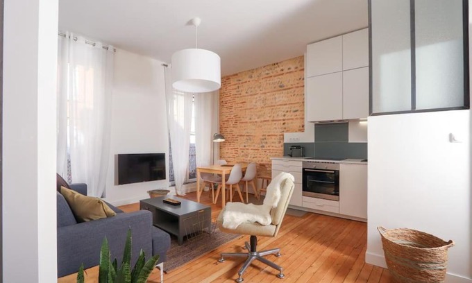 Saint - Aubin - Dupuy Apartment | Confortable T2 à Saint Aubin