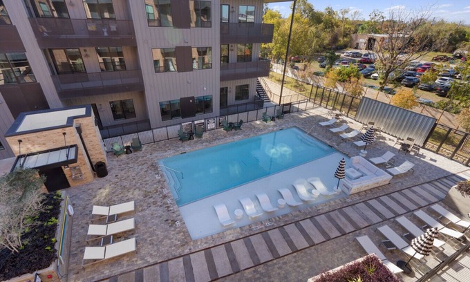 East Congress Apartment | Congress King Suite I Pool, BBQ, Dog Park & Gym!