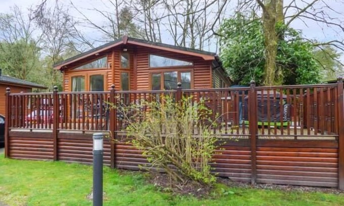 Troutbeck Bridge Cottage | CONISTON NUMBER 9, family friendly, with pool in White Cross Bay