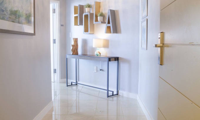 Southwest Coconut Grove Apartment | Connecting Rooms-Coconut Grove 10th Floor- Parking Included