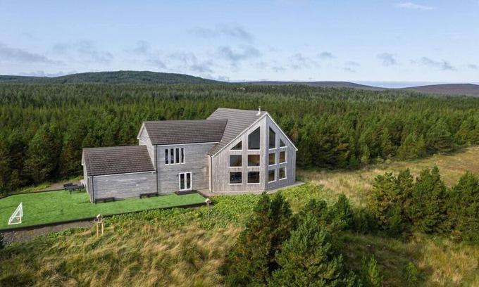 Isle of North Uist Cottage | CONSTANT & TRUE (SEASMHACH AGUS DILEAS) in Claddach Vallay/Sollas, North Uist