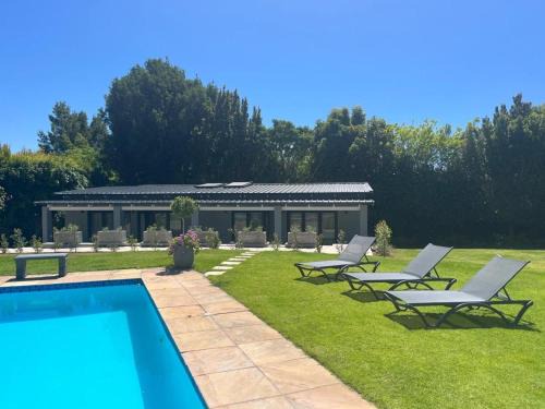 Constantia Cabin | Constantia Winelands Lodge