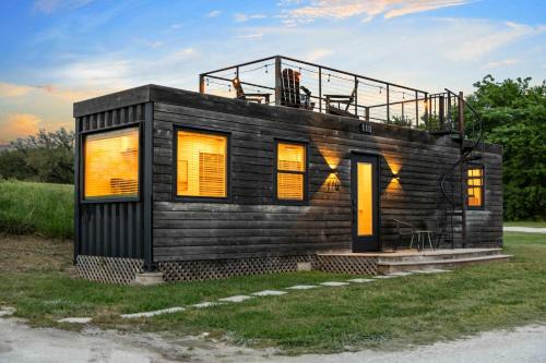 Waco House | Container Home with Rooftop Views and Pickleball
