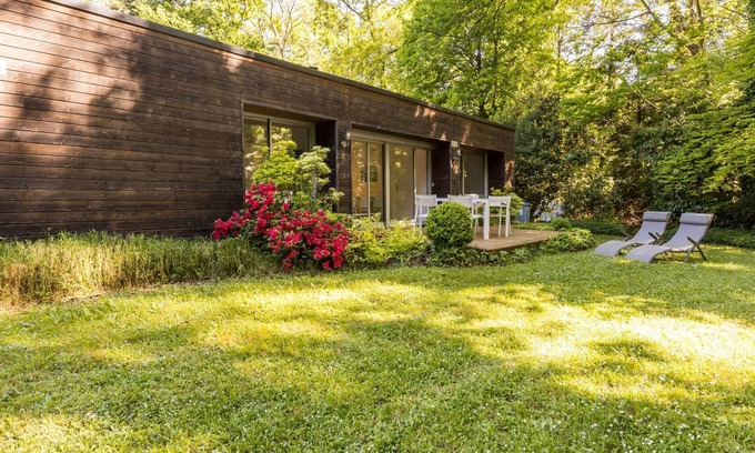 La Chapelle-sur-Erdre Cottage | Contemporary Cottage with Garden and Parking in La Chapelle-sur-Erdre