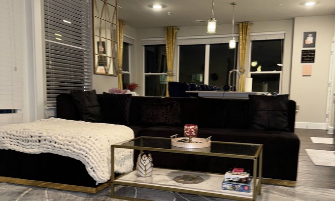 Addicks Apartment | 💕Contemporary Comfort: 2BR/2B Apt with washer/dryer- Your Perfect Stay💕