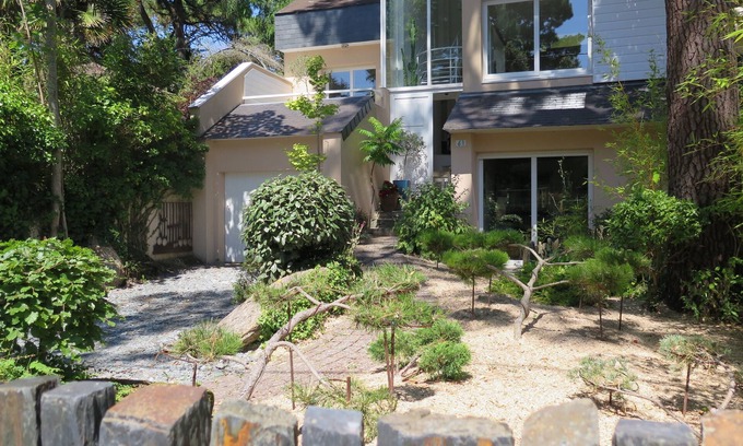 La Baule-Escoublac Villa | Contemporary villa in the middle of La Baule bay, in a very quiet avenue