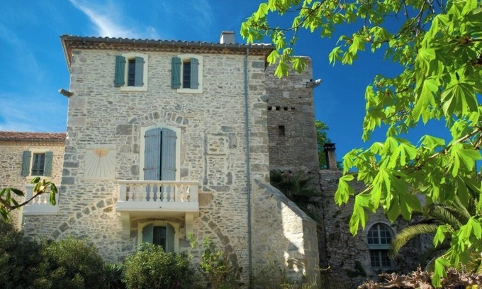 Trausse Bed & Breakfast | Continuation of du Passage and de Cardaillac at Château de Paulignan