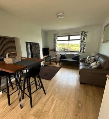 Coleraine House | Convenient North Coast Home