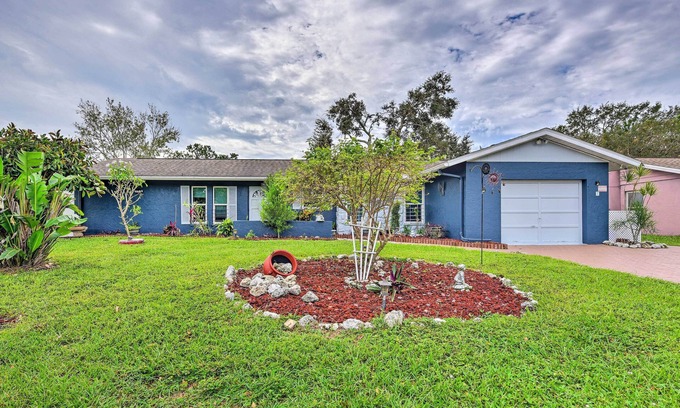 Whitfield Apartment | Convenient Sarasota Studio w/Lush Backyard!