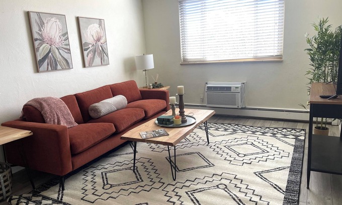 Cheyenne Condo | Conveniently located 2-bedroom condo in welcoming Cheyenne!