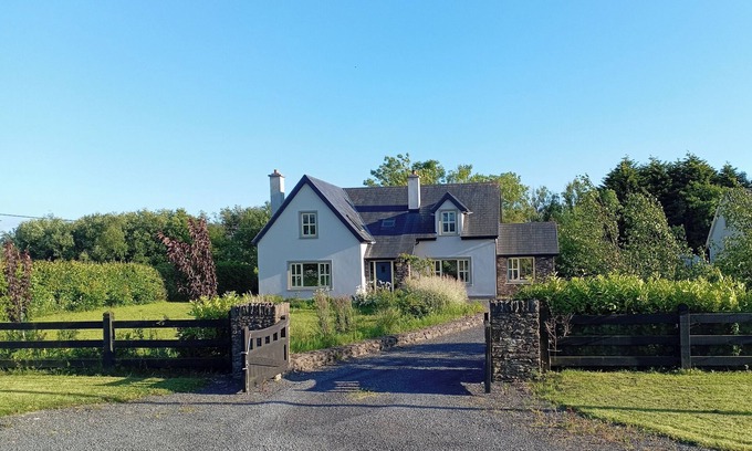 Banna Villa | Conveniently located house in the countryside to enjoy all of Kerry