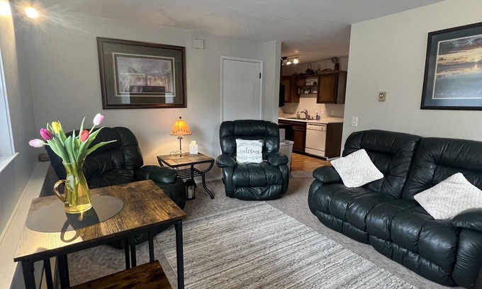 Mendenhaven Apartment | Conveniently located in the heart of the valley