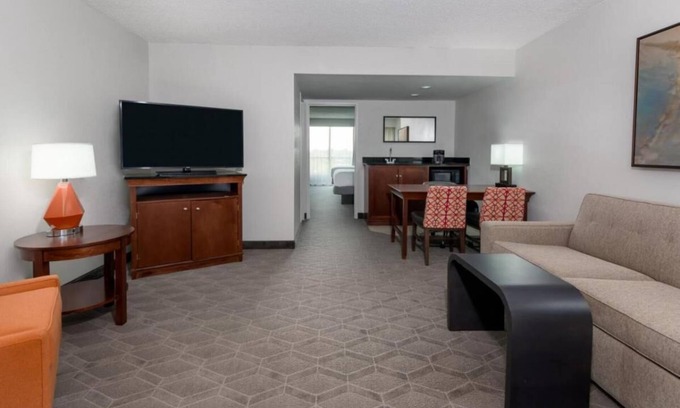 Park Central Hotel | Conveniently Located Near a Variety of Attractions! FREE Parking and Breakfast!
