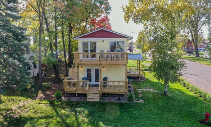 Isle Cabin | Conveniently located New Cabin at Lake Mille Lacs