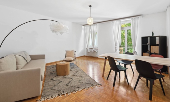 Hochschulen Apartment | Conveniently Located Simple Apartment in Zurich