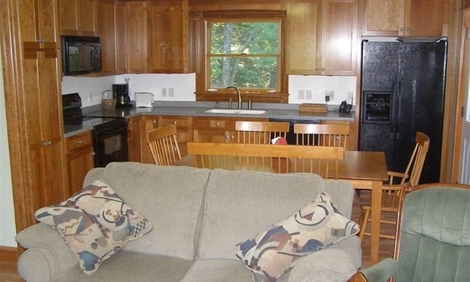 Georgetown House | Cool 5BR/2 BA Family Getaway Near Maine's Best Ocean Beaches