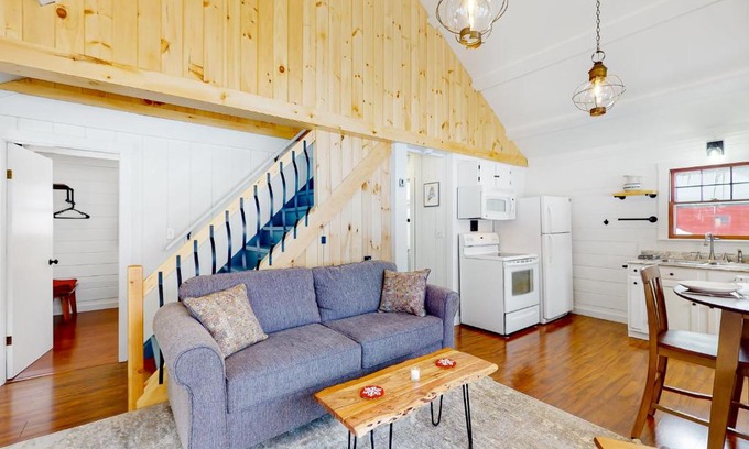 Stratton House | Coplin Cabin