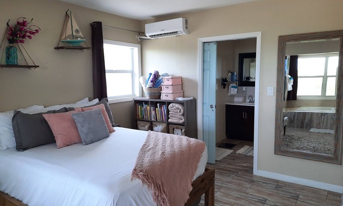 George Town Villa | Coral Breeze - Spectacular views spacious layout!